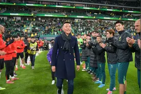 “我对中国足球的热爱永远都在”，昨晚北京国安为于大宝举行退役仪式图片