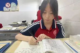 衢州这名高二女生的课堂笔记太惊艳，有人要高价收存图片