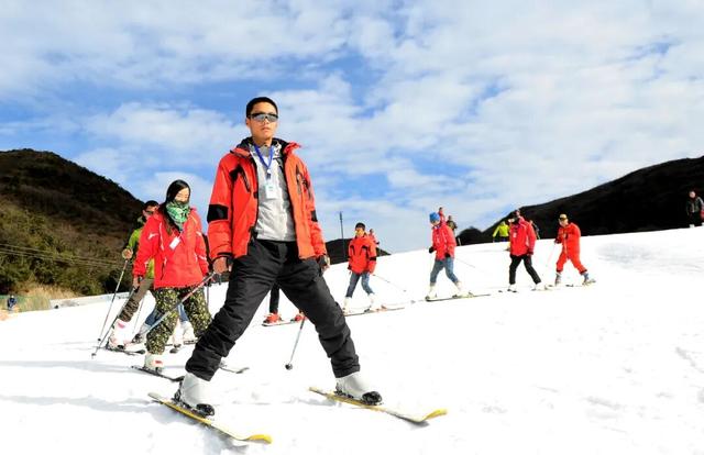 无烟花也璀璨！新年绿色亲子游，他们这么玩……