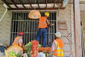 畅通农村自建房“生命通道”，泗泾镇“拆窗破网”显成效！图片