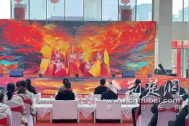 襄阳国际商贸城第二届新春年货购物节启动图片