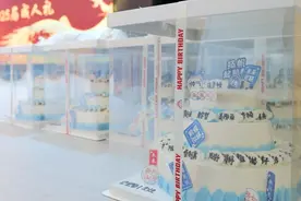 长沙市实验中学：甜蜜诠释“你很重要”，高三成人礼现“千名蛋糕”图片