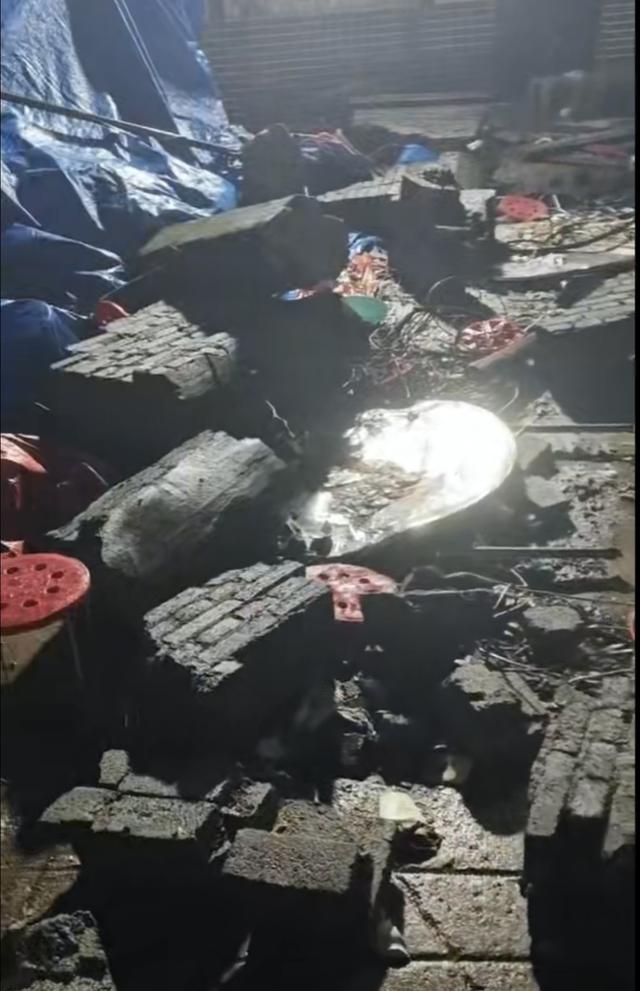 云南昭通一村民家办丧事时围墙倒塌，致前来吊唁的6人身亡