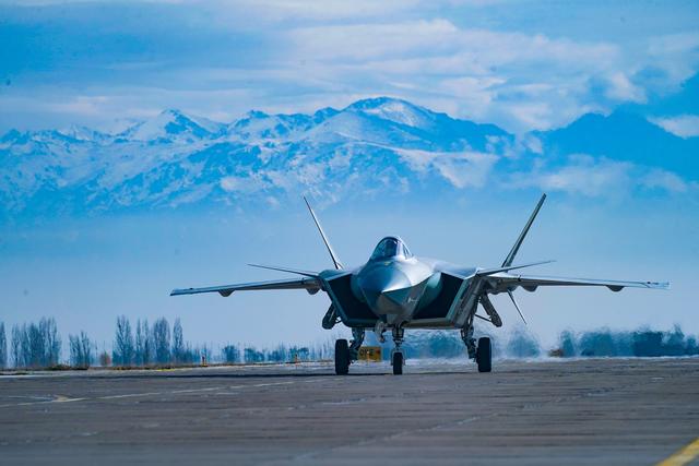 人民空军，生日快乐！