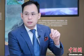 港澳会客厅丨杨政龙：“杨受成儿子”的光环不能改变 要将优势发扬光大图片
