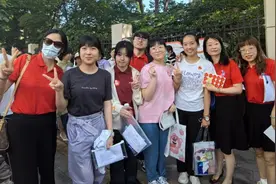 中考首日｜考点外的“小心思”“大惊喜”，都是这个6月最美好的祝福图片