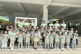 沙湖幼儿园萌娃“趣探”小学 ，采访老师引爆笑点图片
