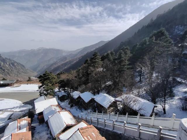 冬日漫步太白山！邂逅冰雪与暖阳！