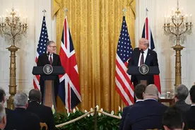 英国首相：已与特朗普就新经济协议达成共识图片