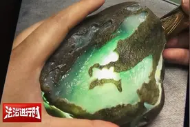 女子花368888元“赌石”，开出手镯珠串后想退款！法院判了→图片