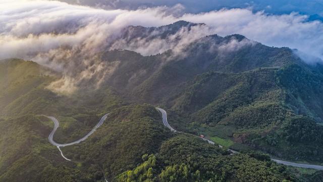 河北遵化：燕山云海美如画