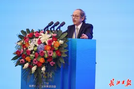 诺奖得主分享诺奖秘诀：让年轻的科学家独立并担负责任图片