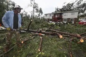 （外代一线）美国佛罗里达州遭遇强风暴袭击图片