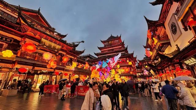 “全上海最有年味的地方”，今晚亮灯啦！