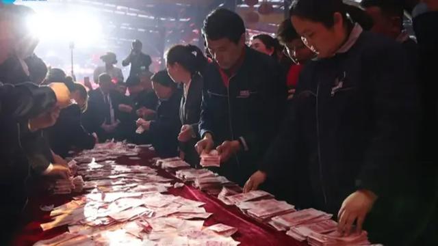 全网最爱发钱老板称中秋发钱不是作秀