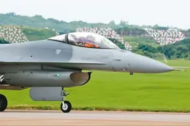 台媒：台军飞行员年底恐现“退伍潮”，F-16机队扩编缺员问题将更严重图片