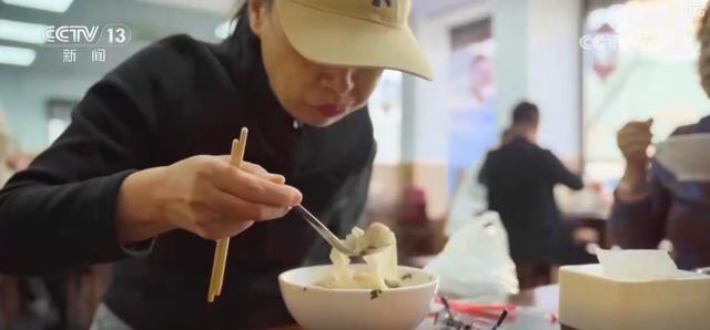 “早市+夜市+景点”延长“链式体验” “早晚互动”为城市经济注入新鲜活力