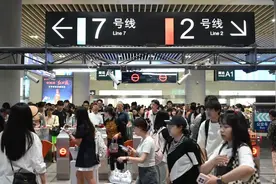 2858 万人次！“五一”成都地铁 这些站点火出圈图片