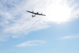 俄罗斯官员：今日凌晨，莫斯科等多地遭乌克兰无人机袭击图片