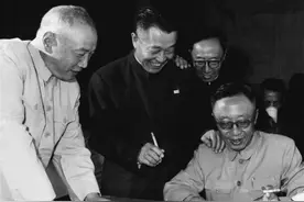 大哥溥伒、五哥溥僩……溥仪的弟弟为什么叫溥杰？图片