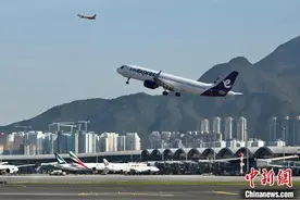 香港调高飞机乘客离境税至200港元 10月1日起实施图片