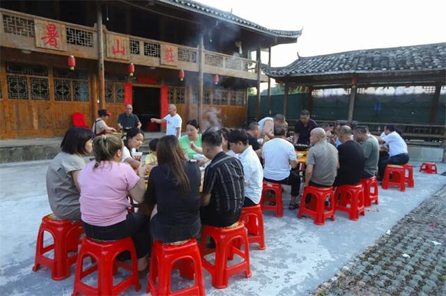 梵净山：绿水青山间藏清凉，成为游客的“诗和远方”