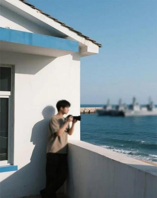 民宿里住了一位长期闭门不出的客人？当心是间谍！