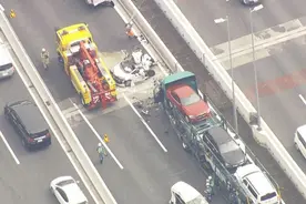 日本东京发生多车相撞事故 致7人受伤图片