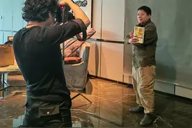 骑坏了9辆摩托车，诗人刘年“用五千里的雪，冰镇我的焦虑”图片