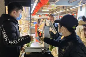 商户拒收现金？赶紧拨打这个电话维权图片