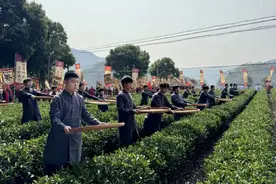 新闻早点｜梁伟新：向全市广大妇女同胞致以节日的问候和美好的祝愿图片
