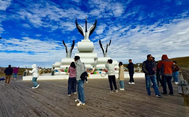 国庆黄金周碌曲文旅市场火热 多元体验引客来