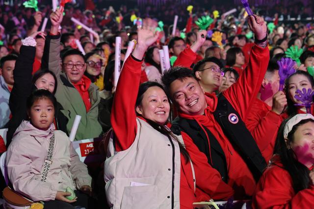 以浪漫之名！四川宜宾、泸州、眉山三城联动，520对情侣赴“长江之约”