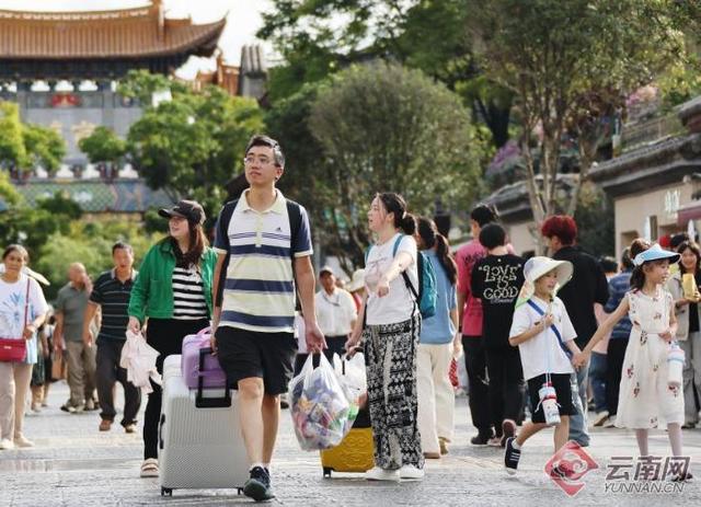 昆明成热门避暑“凉岛”