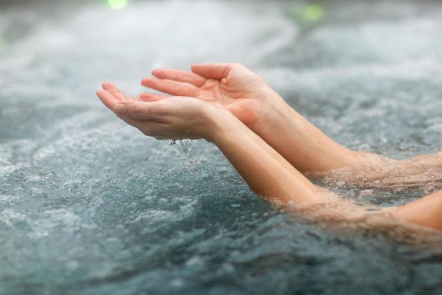 泡对养生、泡错伤身 泡温泉的正确方式你知道吗？