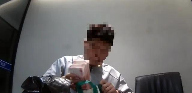 慌了！浙江一网约车司机接到诡异订单：目的地是公墓！抵达后，电话突然响起……