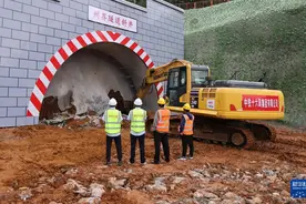 云南文蒙铁路进入实质性施工阶段图片