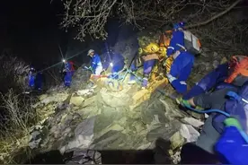 男子带娃登山意外身亡 8岁孩子：爸爸只是睡着了……图片
