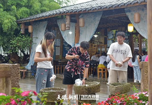 把夏天捧在手心，来兴义万峰林赴一场浪漫之约