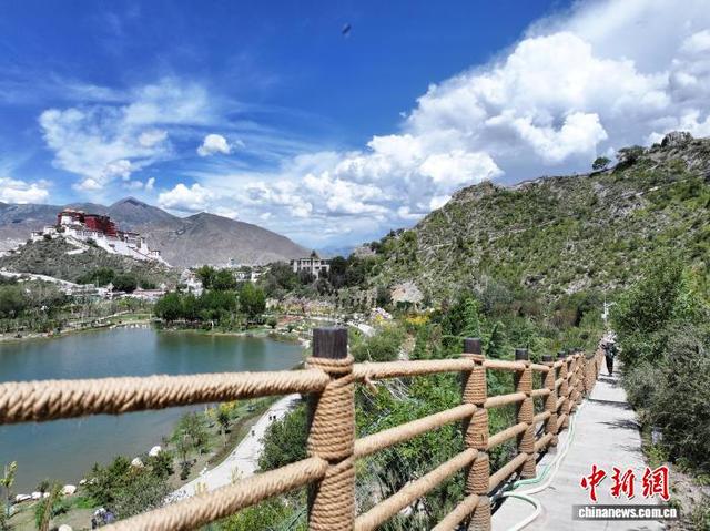 拉萨团结公园成新文旅地标