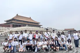 华裔青少年，沉浸式体验京味儿文化→图片