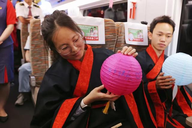 这趟七夕高铁竟然……古人看了都直呼内行！