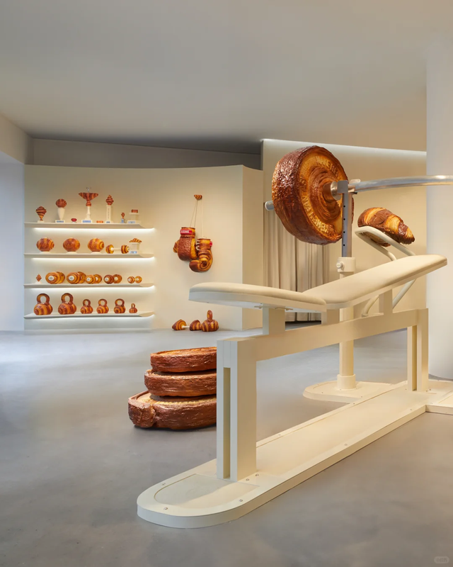 上海市中心惊现冬日“花海”！这片超火爆限时空间又焕新！明星也来打卡→