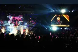 周杰伦秒变林子祥，网友吐槽：高价买演唱会门票，还得接受调剂？图片