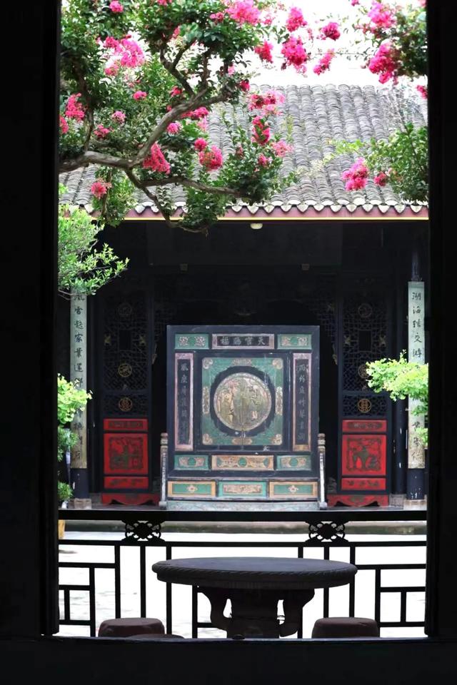 大邑这里紫薇花绽放，错过等一年
