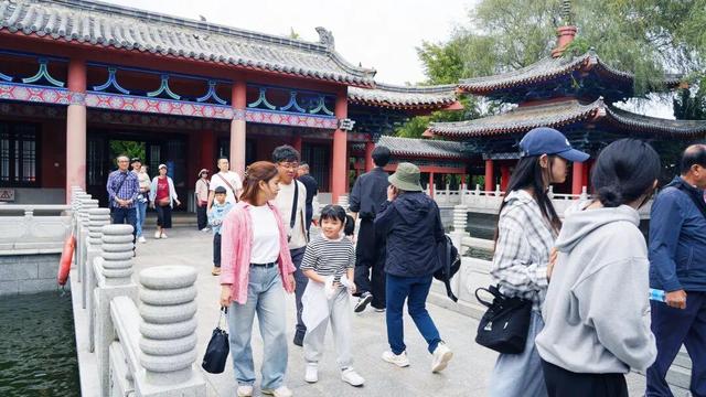 这个假期，荣成石岛迎来多个韩国旅游团