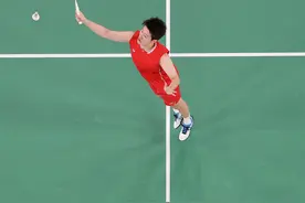 巴黎奥运会 | 羽毛球——女双四分之一决赛：刘圣书/谭宁晋级图片