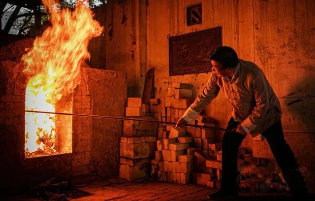 谁说冬天只有黑白？这抹彩色绚烂得不讲道理