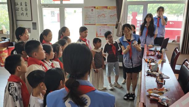 中塘镇开展青少年科技训练营活动