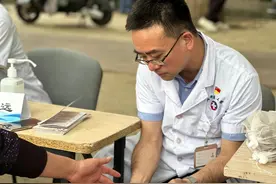全国爱足日｜足踝义诊走进社区，扩大足踝疾病认知度图片